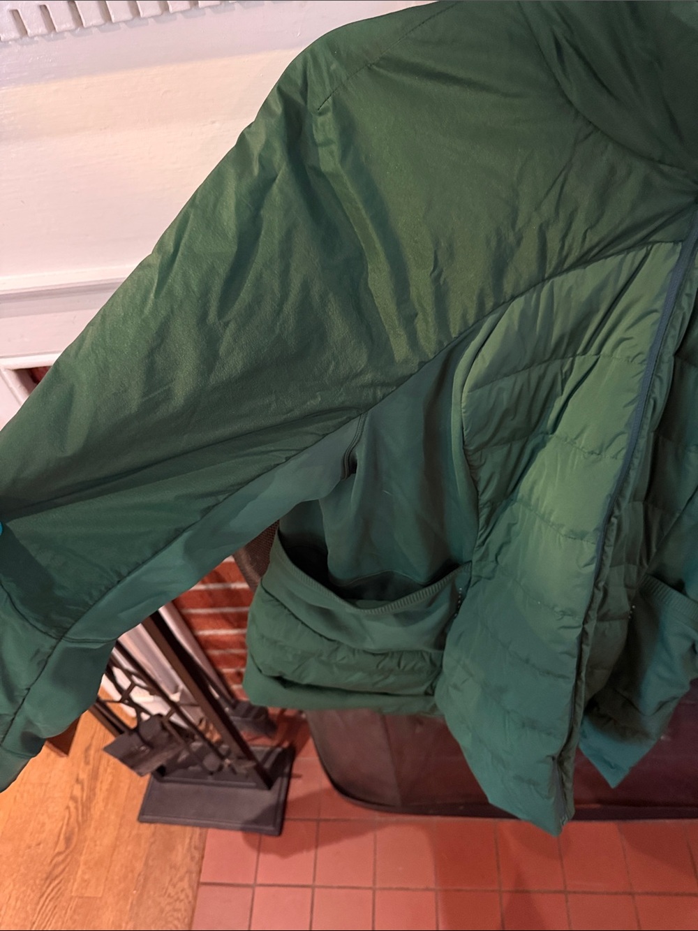 lululemon athletica Men's Forest Green Insulated Puffer Jacket - Picture 4 of 5